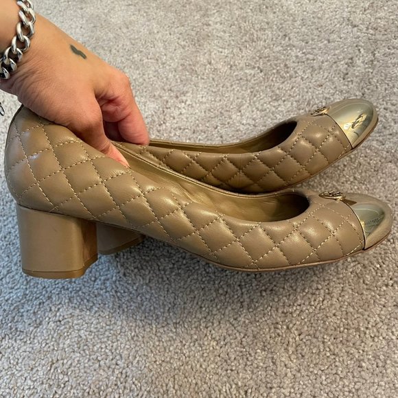 TORY BURCH Kaitlin Metallic Gold Toe Quilted Chunky Heel Size 10 - Picture 5 of 10